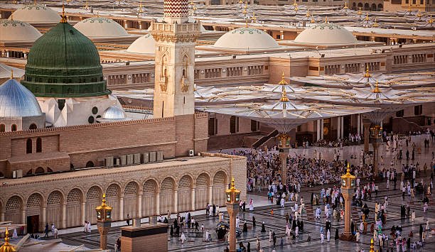 Affordable 10 Nights Deluxe Umrah Packages
