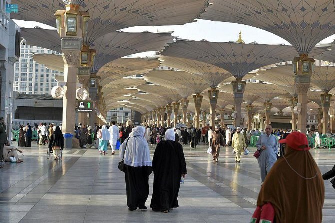 Prophet's Mosque services